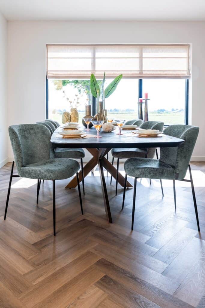- Eettafel Hayley 280 (Dark coffee)