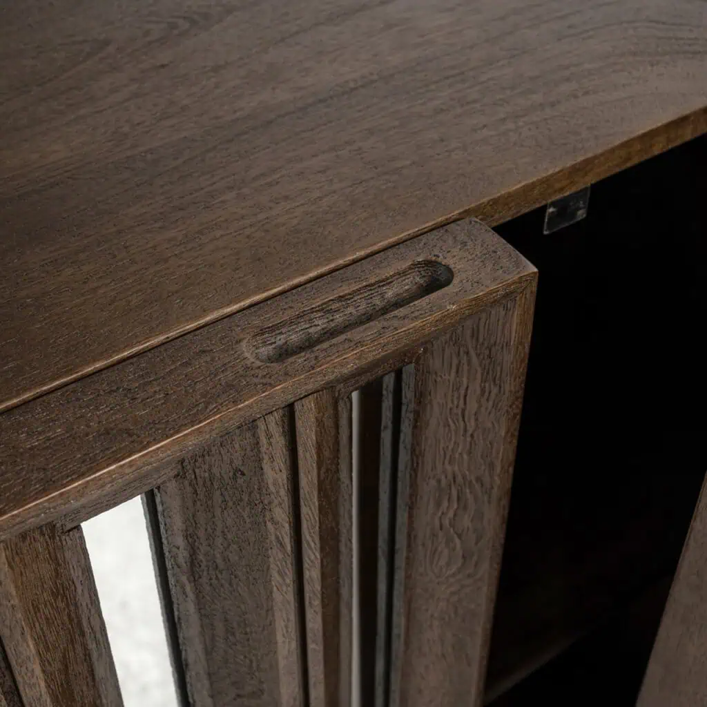 - Dressoir Bryant brown