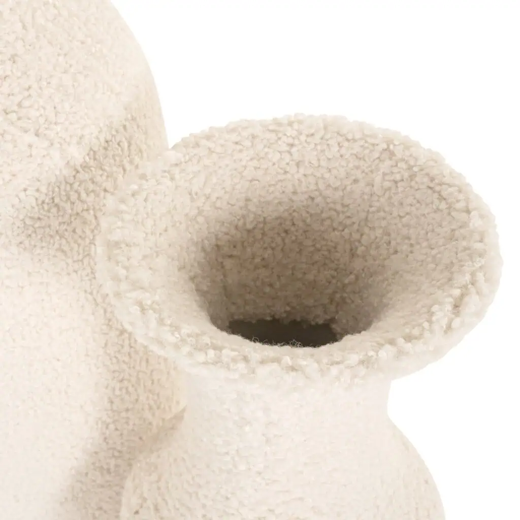 - Vaas Fluffy white large