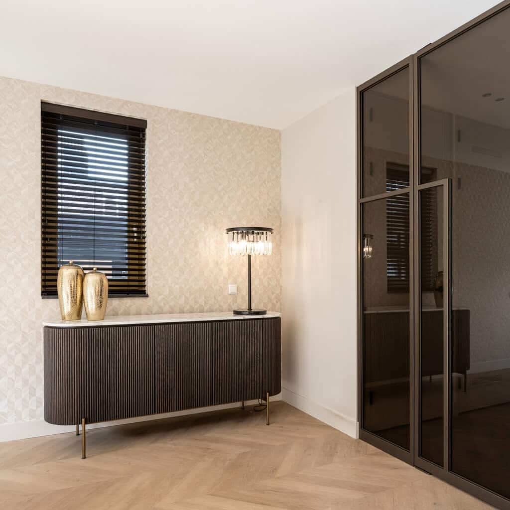 - Tafellamp Bessy black