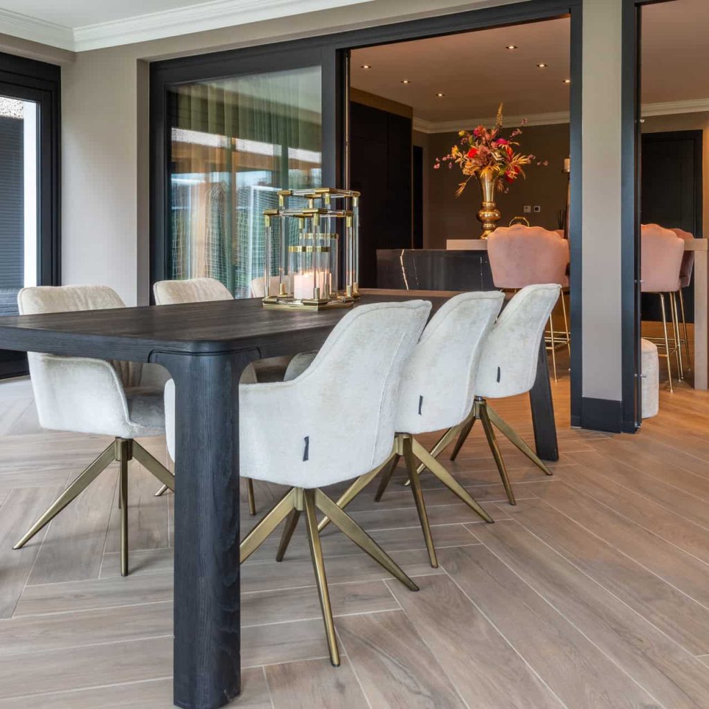 - Eetkamerstoel Aline FR white chenille swivel fire retardant