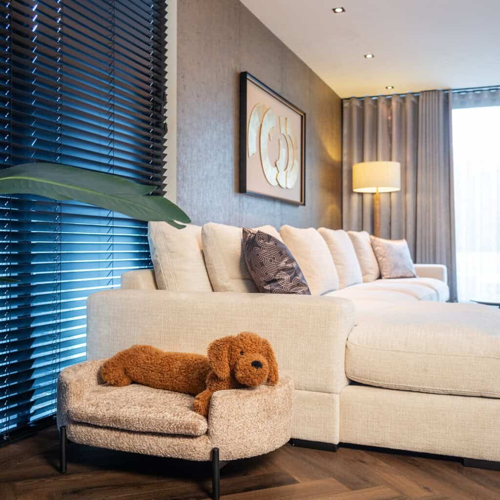 - Hondenbed Dolly sheep natural